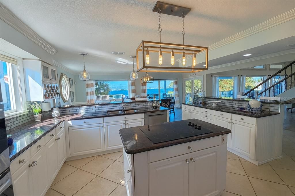 For Sale: $3,100,000 (5 beds, 4 baths, 4096 Square Feet)