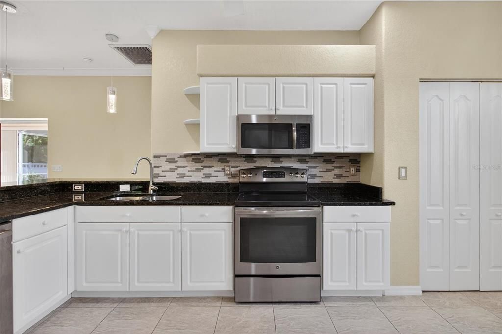 For Sale: $390,000 (3 beds, 2 baths, 2108 Square Feet)