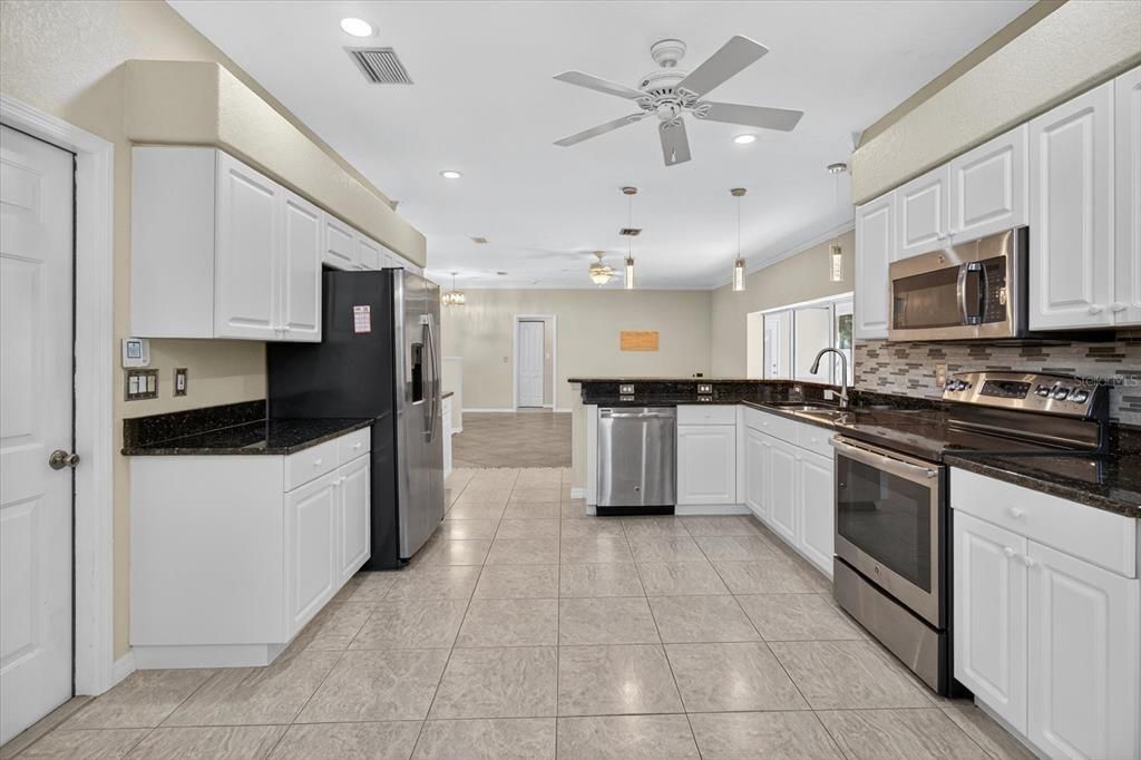 For Sale: $390,000 (3 beds, 2 baths, 2108 Square Feet)