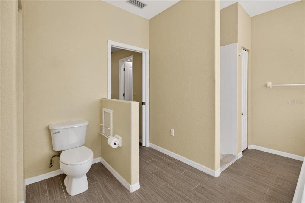 For Sale: $390,000 (3 beds, 2 baths, 2108 Square Feet)