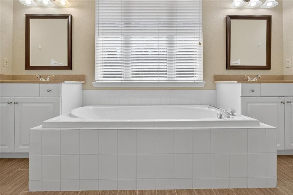 For Sale: $390,000 (3 beds, 2 baths, 2108 Square Feet)