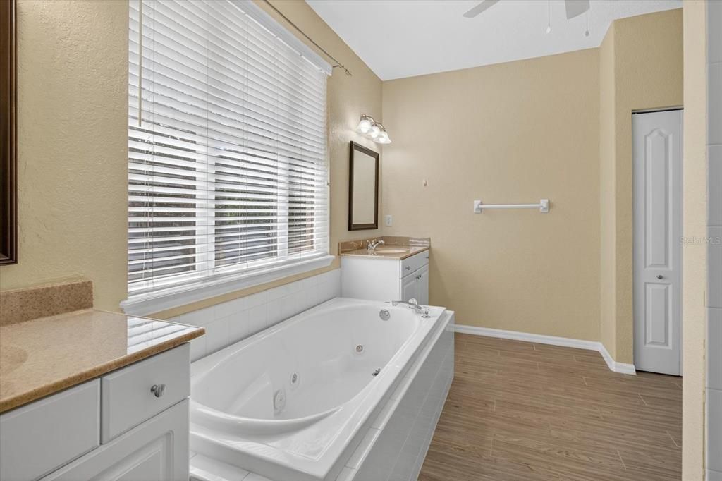 For Sale: $390,000 (3 beds, 2 baths, 2108 Square Feet)