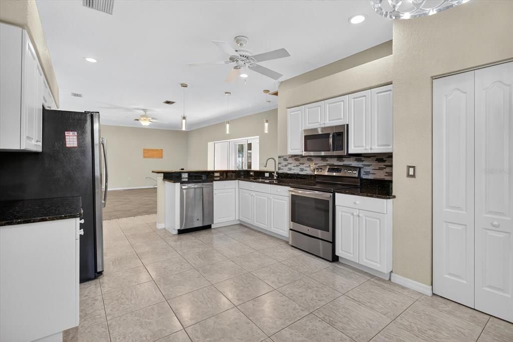 For Sale: $390,000 (3 beds, 2 baths, 2108 Square Feet)