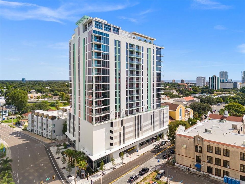 For Rent: $4,200 (2 beds, 2 baths, 1430 Square Feet)