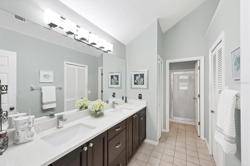 合同活跃: $309,000 (3 贝兹, 2 浴室, 1452 平方英尺)