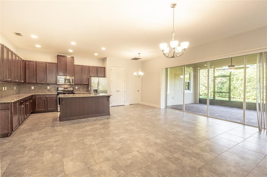 For Sale: $425,000 (3 beds, 2 baths, 1863 Square Feet)