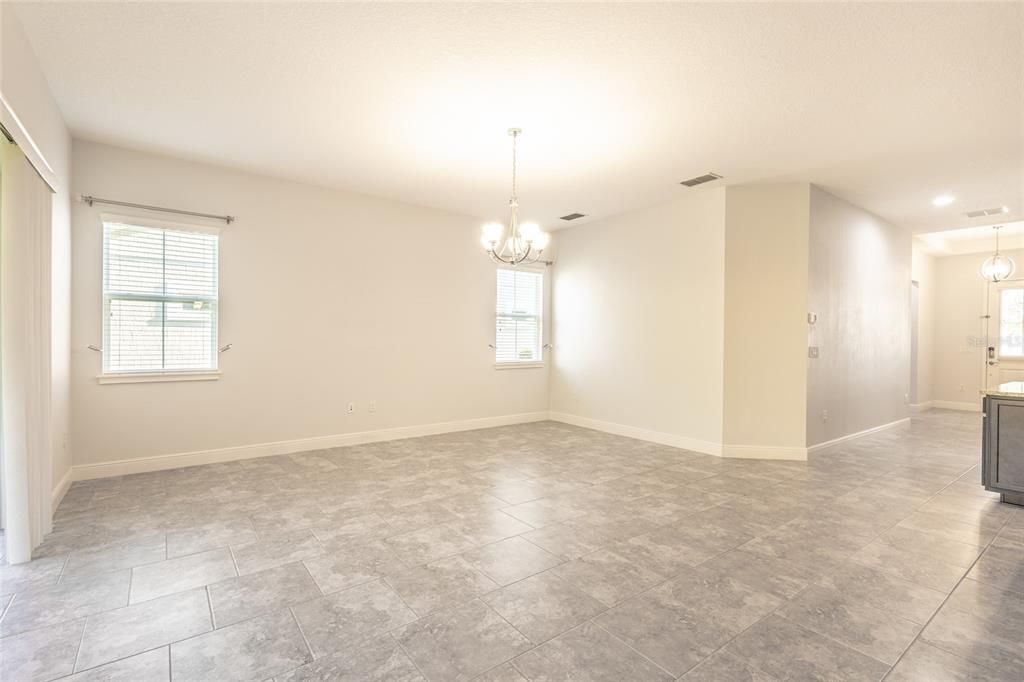 For Sale: $425,000 (3 beds, 2 baths, 1863 Square Feet)