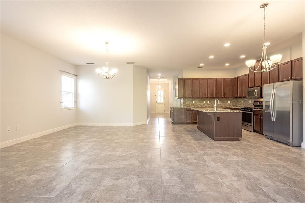 For Sale: $425,000 (3 beds, 2 baths, 1863 Square Feet)