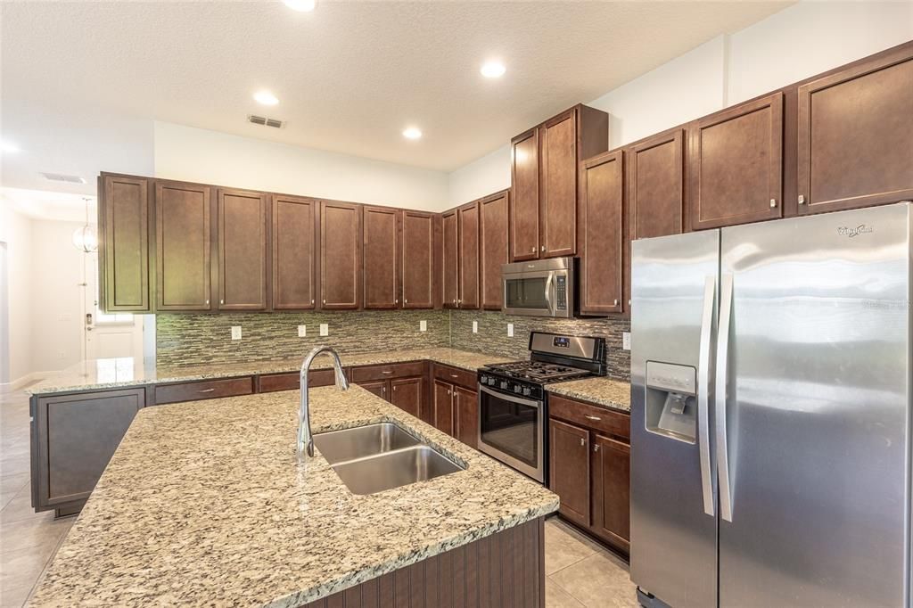 For Sale: $425,000 (3 beds, 2 baths, 1863 Square Feet)