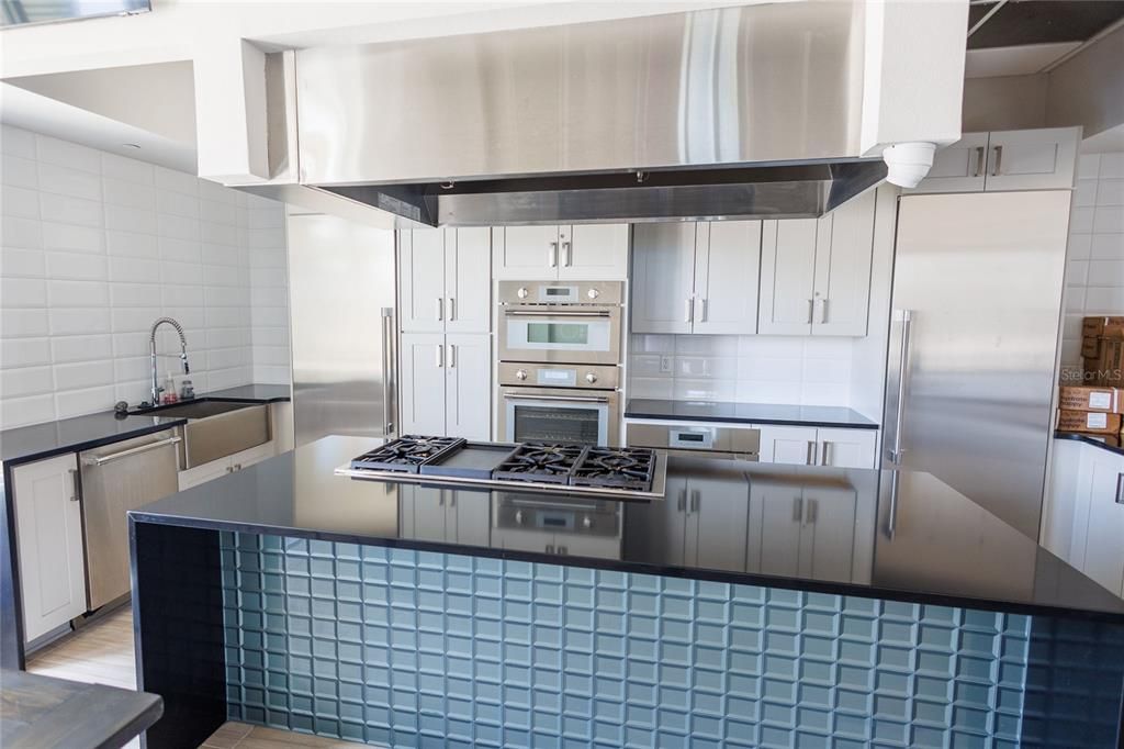 For Sale: $425,000 (3 beds, 2 baths, 1863 Square Feet)