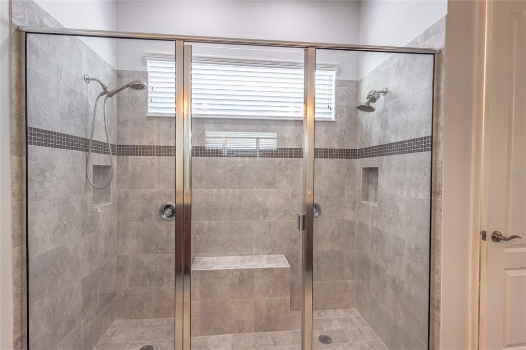 For Sale: $425,000 (3 beds, 2 baths, 1863 Square Feet)