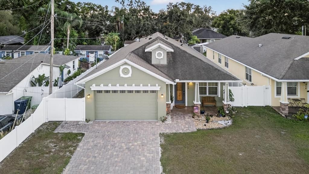 Active With Contract: $578,900 (4 beds, 2 baths, 2217 Square Feet)