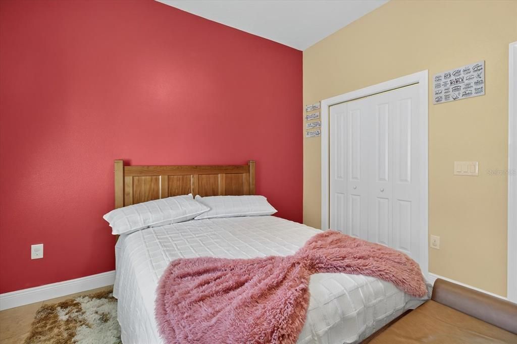 Active With Contract: $578,900 (4 beds, 2 baths, 2217 Square Feet)