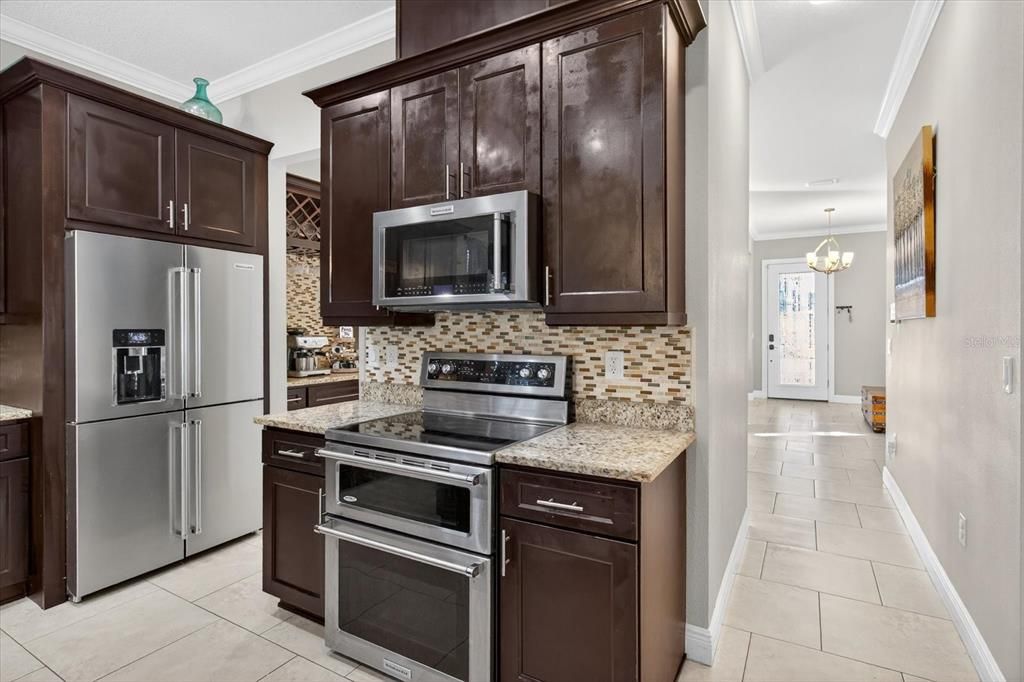 Active With Contract: $578,900 (4 beds, 2 baths, 2217 Square Feet)