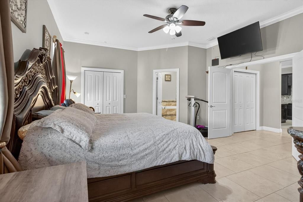 Active With Contract: $578,900 (4 beds, 2 baths, 2217 Square Feet)