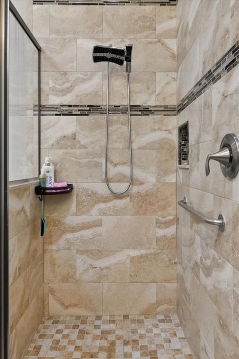 Active With Contract: $578,900 (4 beds, 2 baths, 2217 Square Feet)