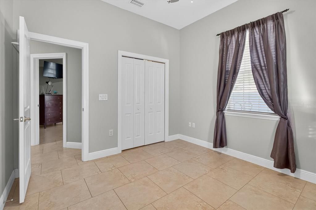 Active With Contract: $578,900 (4 beds, 2 baths, 2217 Square Feet)