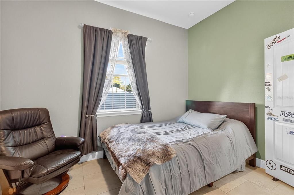 Active With Contract: $578,900 (4 beds, 2 baths, 2217 Square Feet)