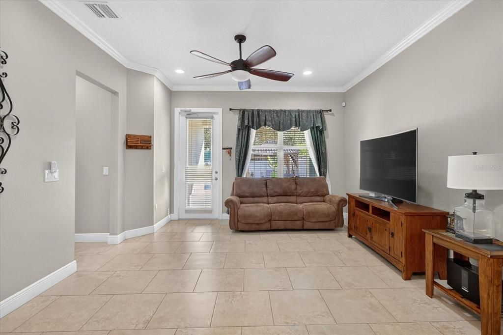 Active With Contract: $578,900 (4 beds, 2 baths, 2217 Square Feet)