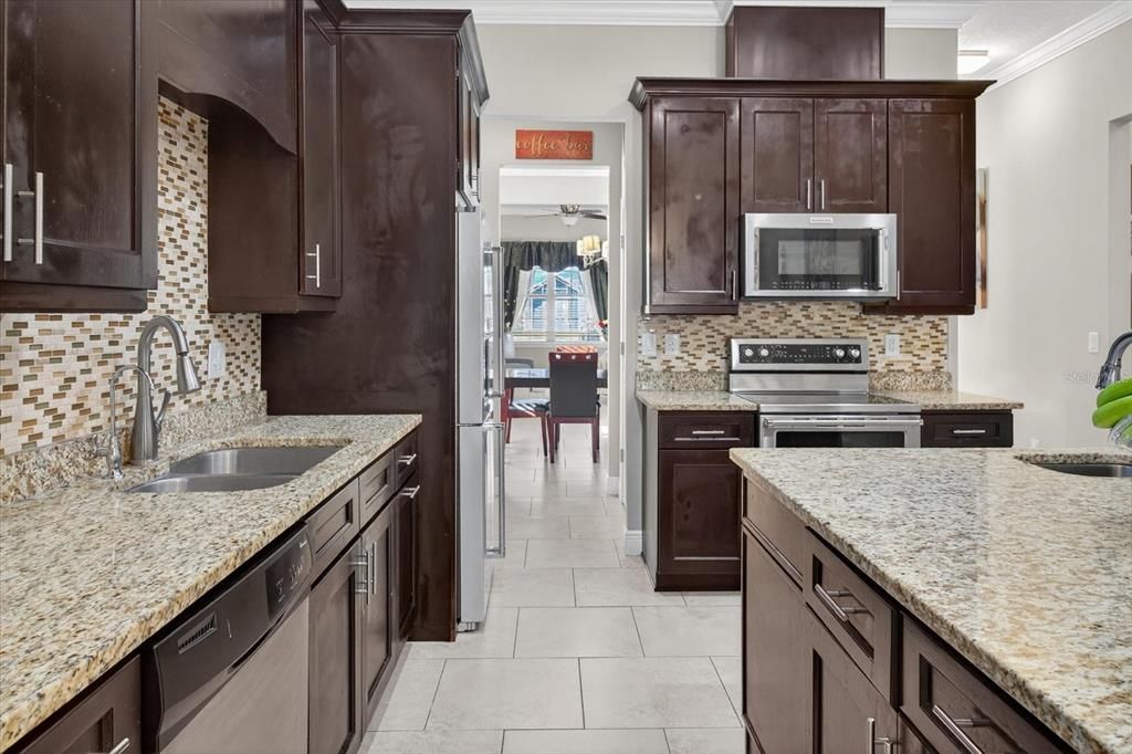 Active With Contract: $578,900 (4 beds, 2 baths, 2217 Square Feet)