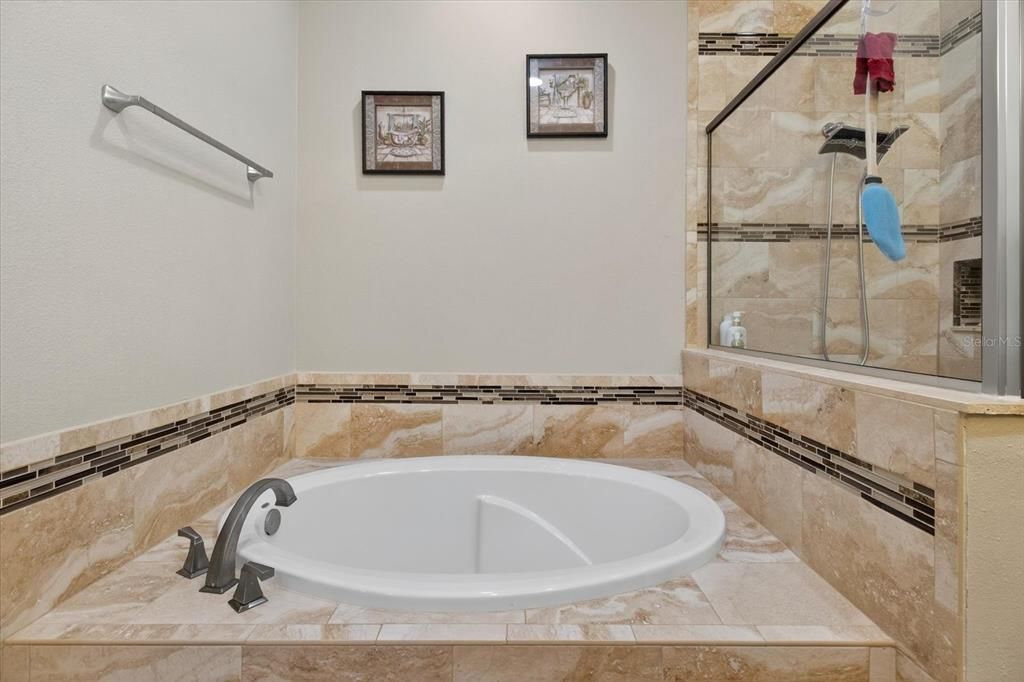 Active With Contract: $578,900 (4 beds, 2 baths, 2217 Square Feet)