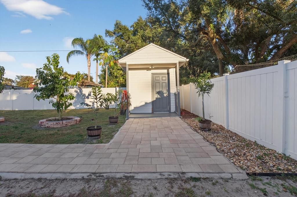 Active With Contract: $578,900 (4 beds, 2 baths, 2217 Square Feet)