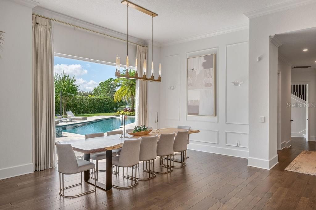 For Sale: $5,250,000 (5 beds, 6 baths, 7600 Square Feet)