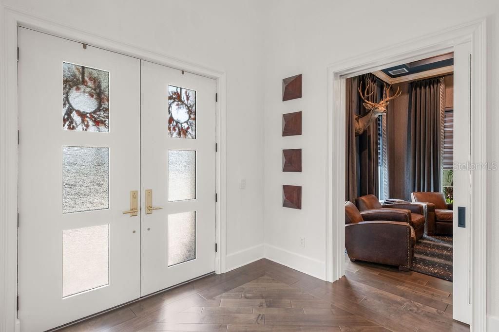 For Sale: $5,250,000 (5 beds, 6 baths, 7600 Square Feet)