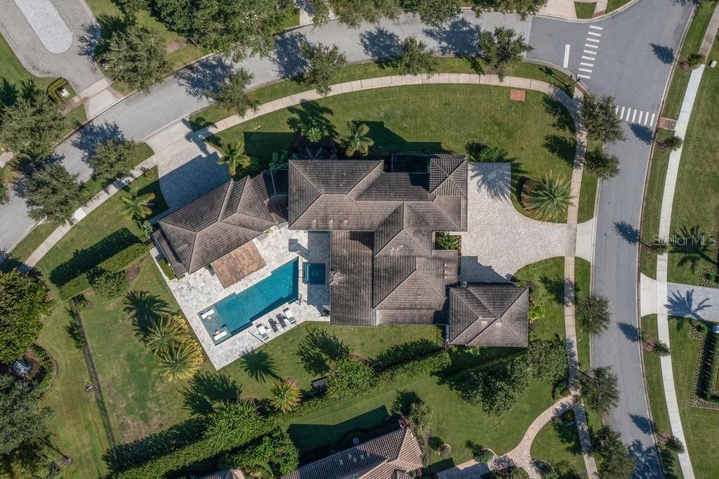 For Sale: $5,250,000 (5 beds, 6 baths, 7600 Square Feet)