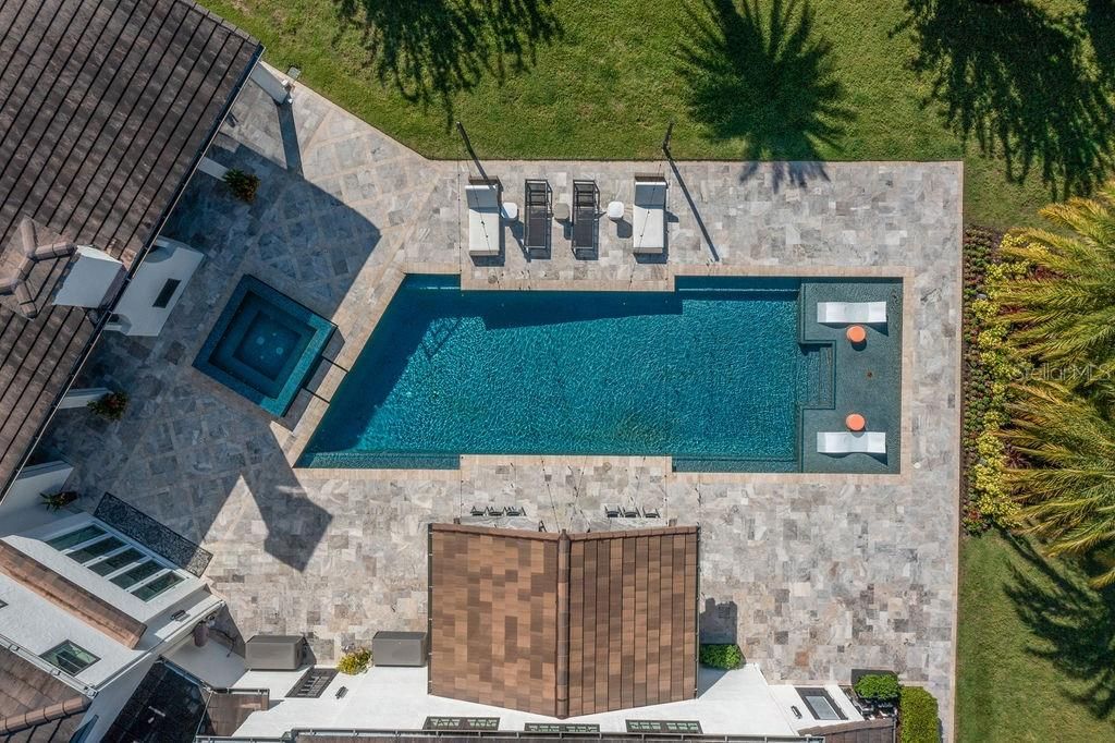 For Sale: $5,250,000 (5 beds, 6 baths, 7600 Square Feet)