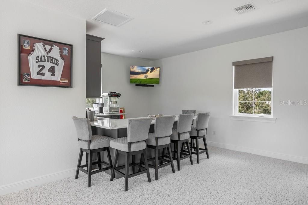 For Sale: $5,250,000 (5 beds, 6 baths, 7600 Square Feet)