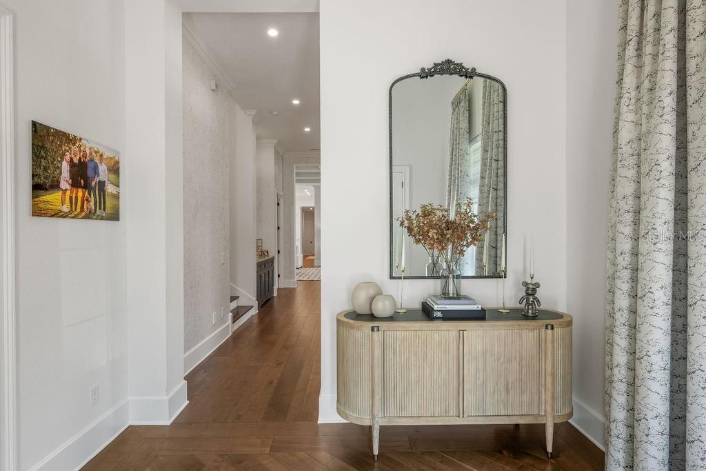 For Sale: $5,250,000 (5 beds, 6 baths, 7600 Square Feet)