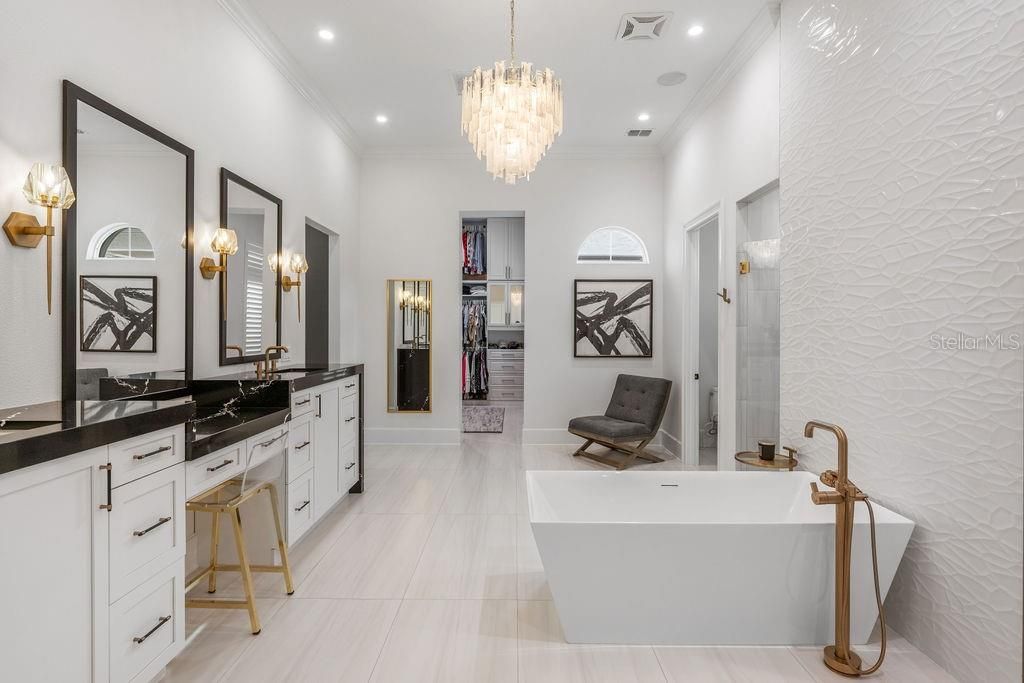 For Sale: $5,250,000 (5 beds, 6 baths, 7600 Square Feet)