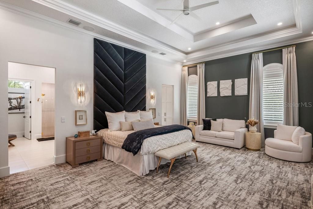 For Sale: $5,250,000 (5 beds, 6 baths, 7600 Square Feet)