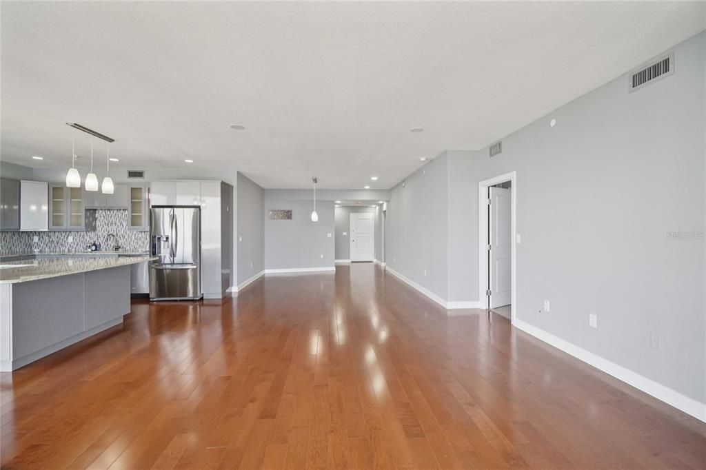 For Sale: $1,150,000 (2 beds, 2 baths, 1930 Square Feet)