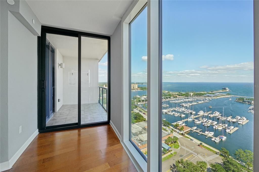 For Sale: $1,150,000 (2 beds, 2 baths, 1930 Square Feet)