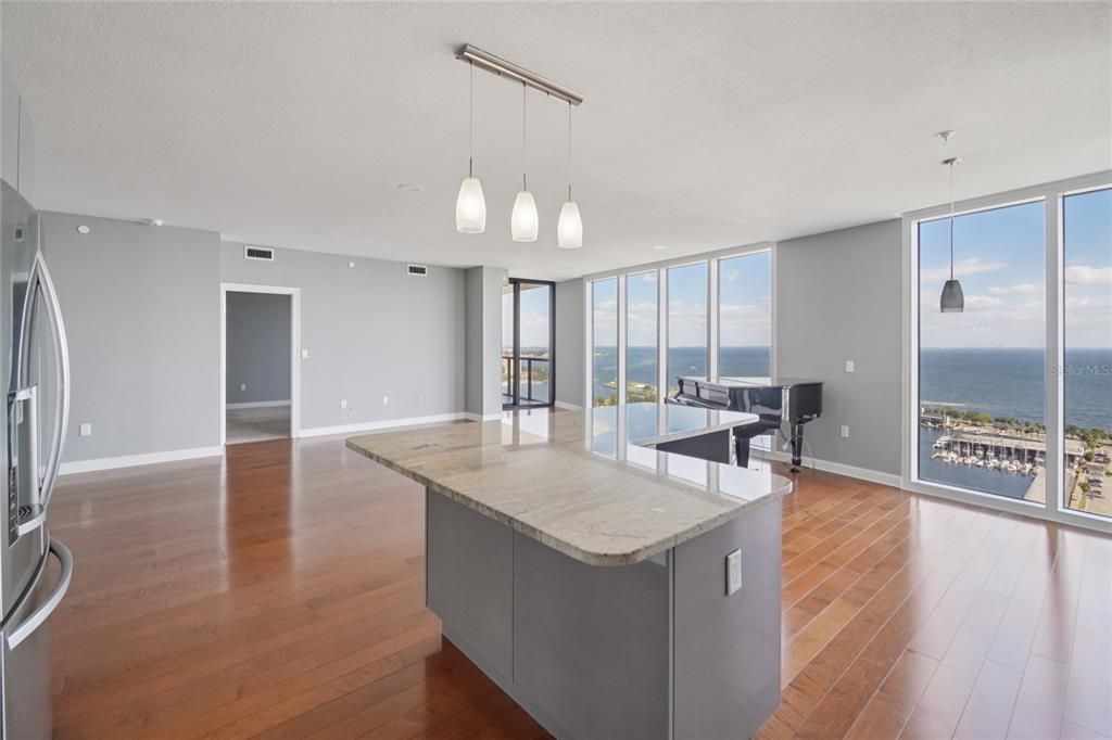 For Sale: $1,150,000 (2 beds, 2 baths, 1930 Square Feet)