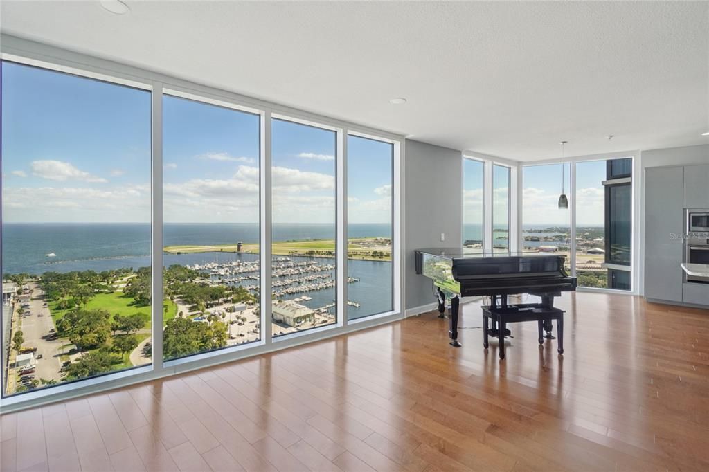 For Sale: $1,150,000 (2 beds, 2 baths, 1930 Square Feet)