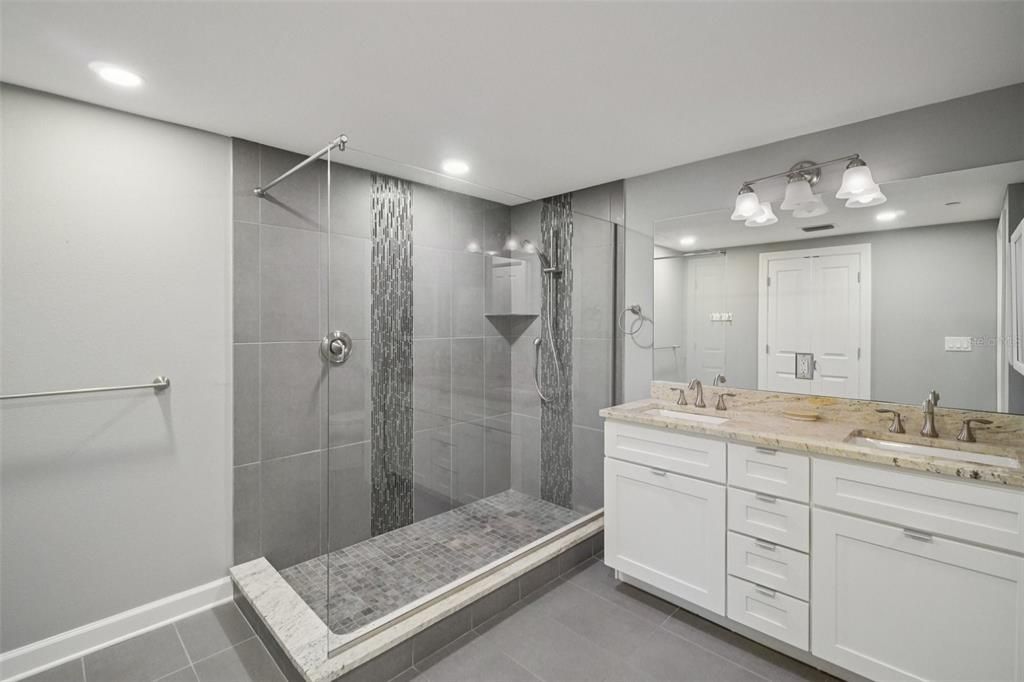 For Sale: $1,150,000 (2 beds, 2 baths, 1930 Square Feet)