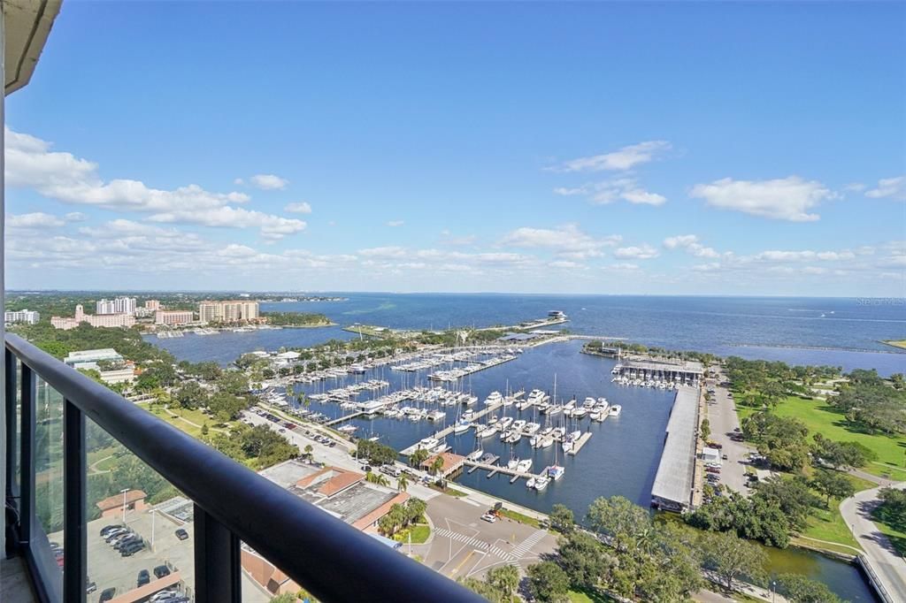 For Sale: $1,150,000 (2 beds, 2 baths, 1930 Square Feet)