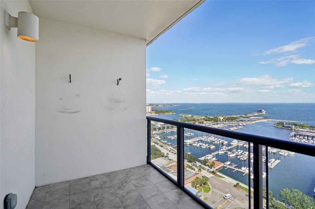 For Sale: $1,150,000 (2 beds, 2 baths, 1930 Square Feet)