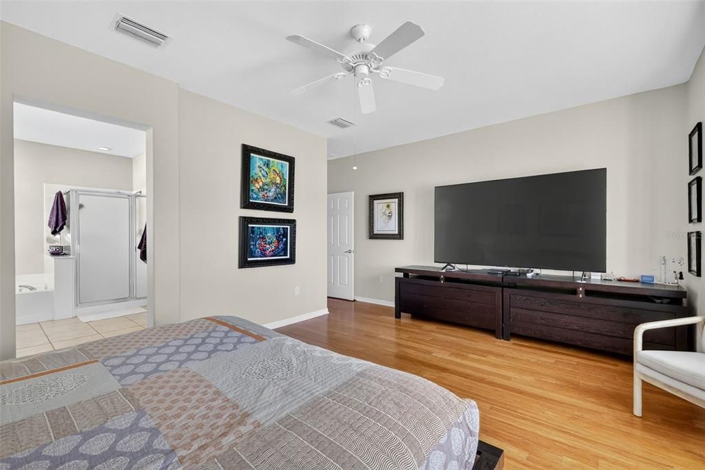 For Sale: $419,000 (3 beds, 2 baths, 1936 Square Feet)