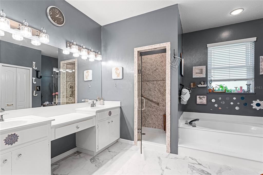 待售: $515,000 (4 贝兹, 2 浴室, 2341 平方英尺)