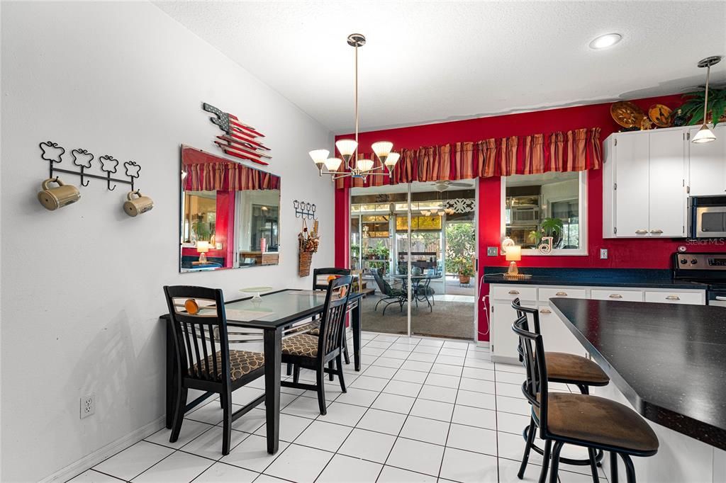 待售: $515,000 (4 贝兹, 2 浴室, 2341 平方英尺)