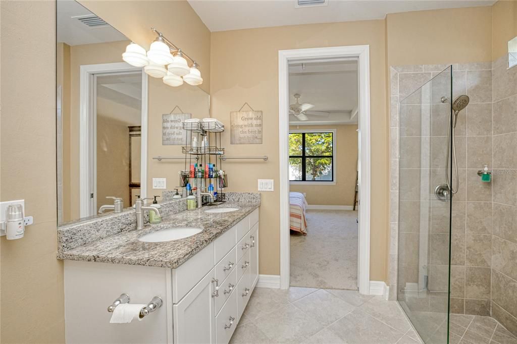 Active With Contract: $295,000 (3 beds, 2 baths, 1684 Square Feet)