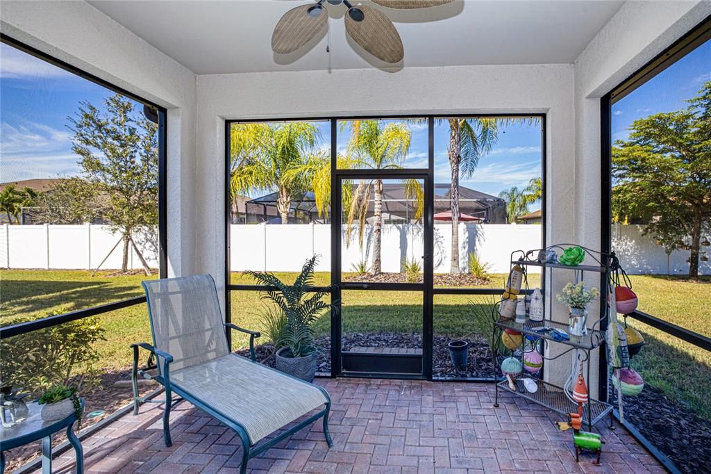 Active With Contract: $295,000 (3 beds, 2 baths, 1684 Square Feet)