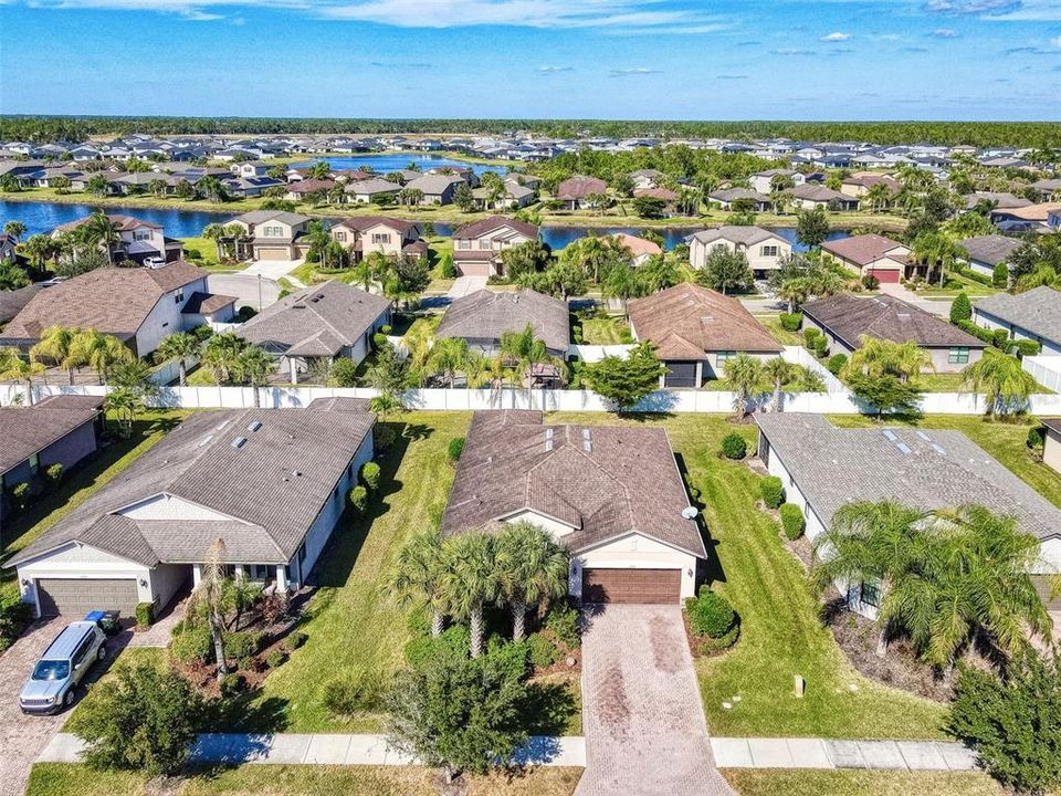 Active With Contract: $295,000 (3 beds, 2 baths, 1684 Square Feet)