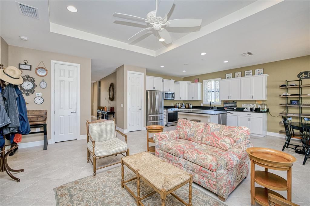 Active With Contract: $295,000 (3 beds, 2 baths, 1684 Square Feet)