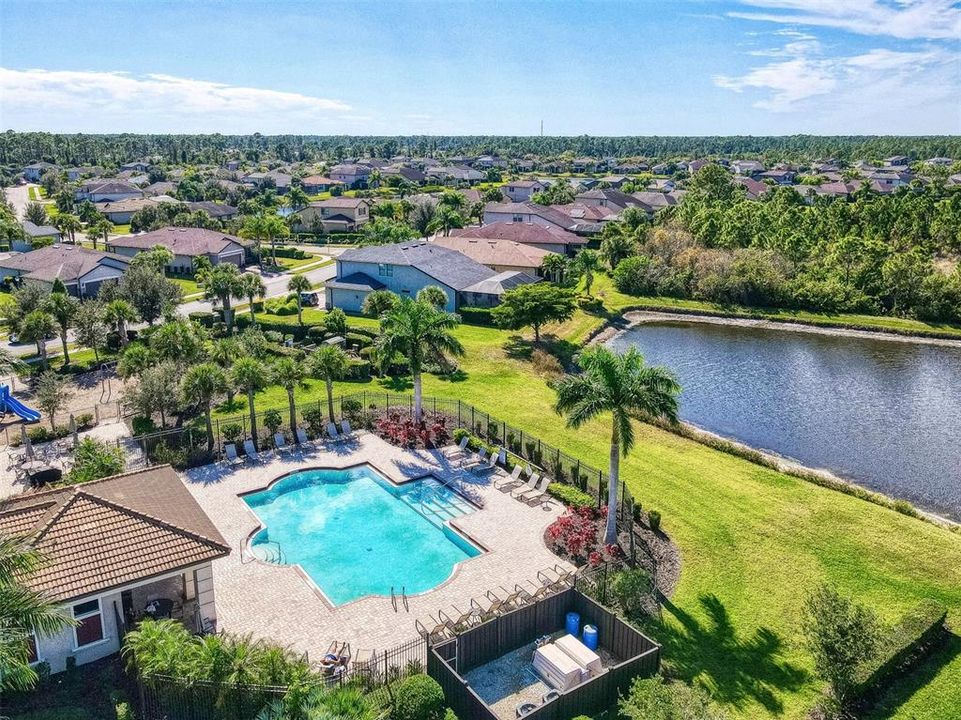 Active With Contract: $295,000 (3 beds, 2 baths, 1684 Square Feet)