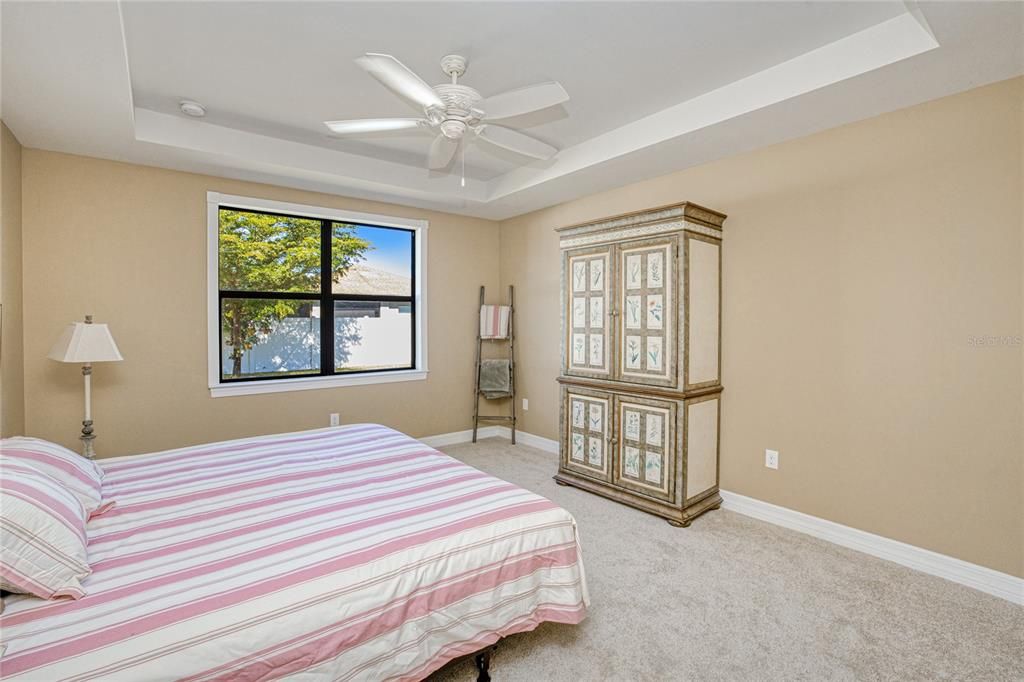 Active With Contract: $295,000 (3 beds, 2 baths, 1684 Square Feet)